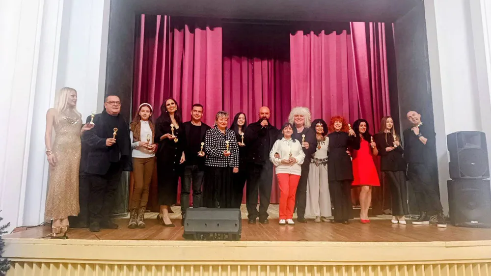 Г-жа Бояна Йорданова получи наградата "Вдъхновител" 2025 г,част от наградите "Върховете".