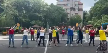 В ДГ"Ален мак" денят започва с усмивка,настроение и малко шоколад!