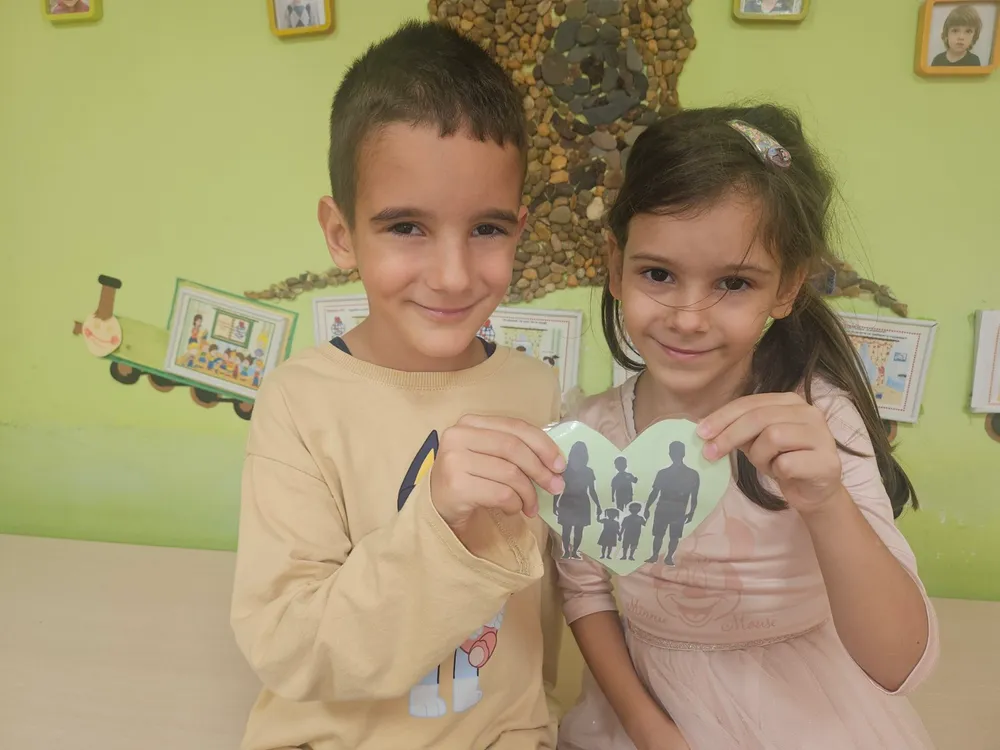 „Днес ние, децата, искаме да ви кажем нещо важно..."