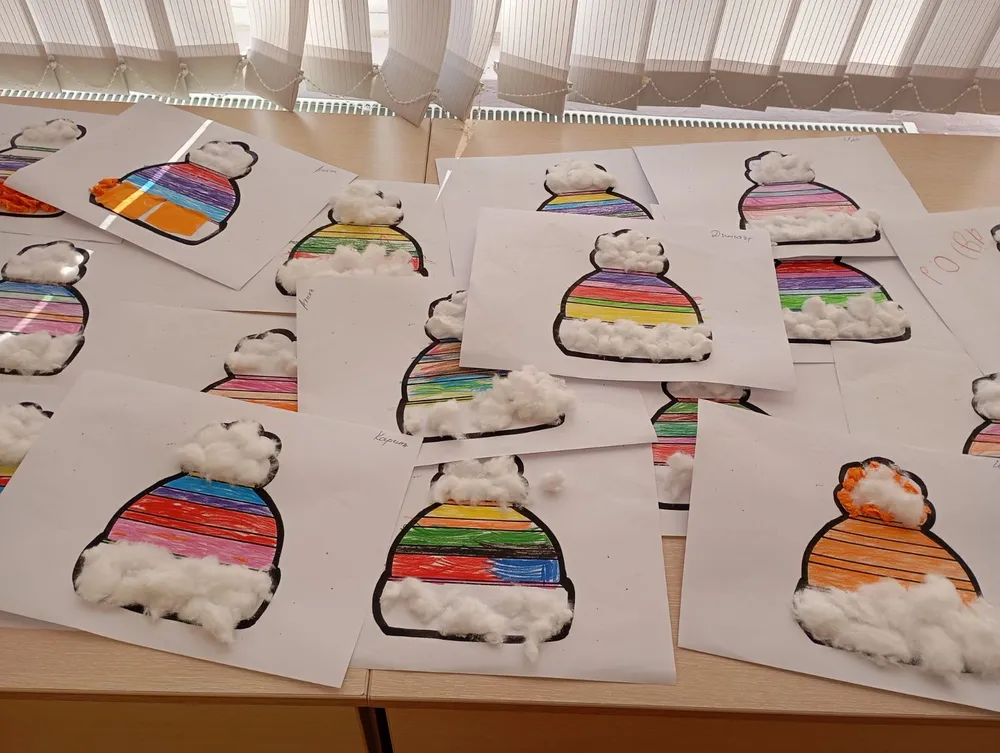 Цветни шапки